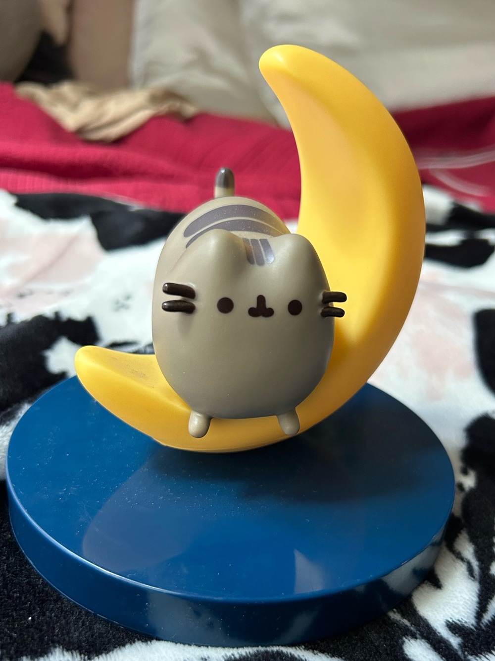 Pusheen Box 2020 Exclusive Pusheen Laying on Moon Vinyl Figure